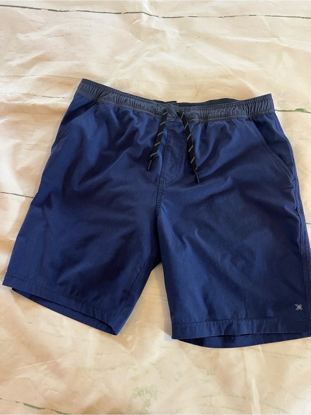 Kenneth Cole Men’s Navy Performance Athletic Shorts Size L Drawstring Stretch